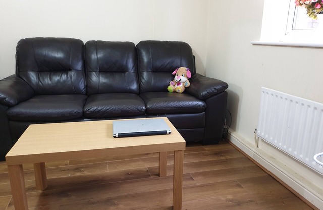 New flat, 10 min to piccadilly and stockport station