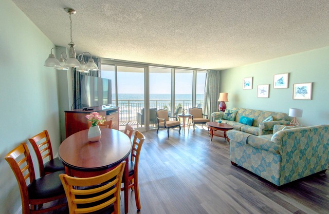 🌟New Floor, Fresh Paint/Modern Decor. Stunning Direct Ocean View 2BD/2BA Condo