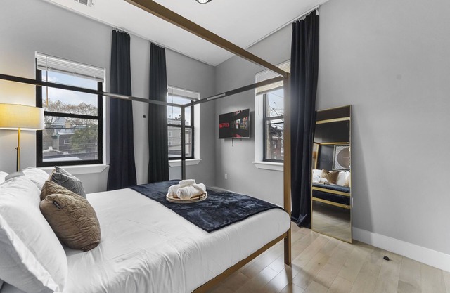 New! Free Parking 30% Off King bd NYC 30 Min W/D
