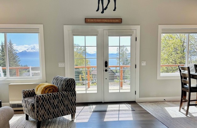 New! Gorgeous Getaway with Bay and Mountain Views and Soaking Tub.