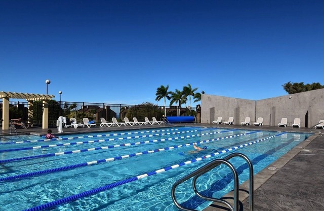 NEW! Great location with easy access to the pool!
