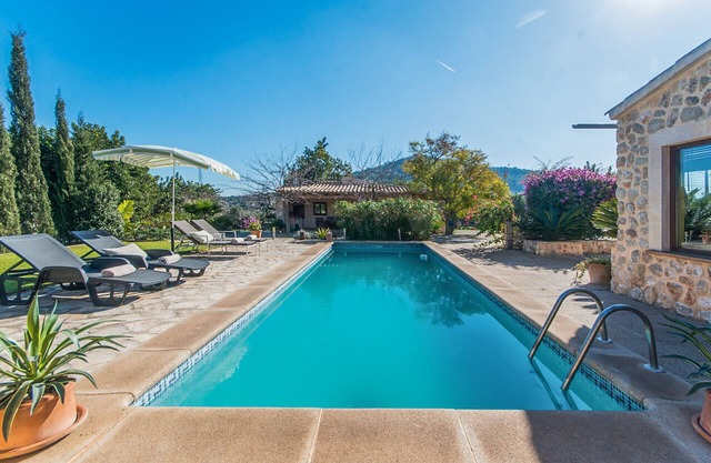 NEW! Holiday House with huge pool just 15 min from the beach, Inca Mallorca