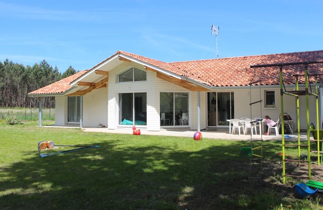 New house facing the forest, 1 km from lake, 5 km ocean, 2 km nature reserve