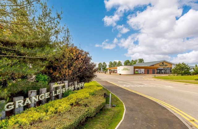 New in 2020. Modern lodge with one double and one twin.
