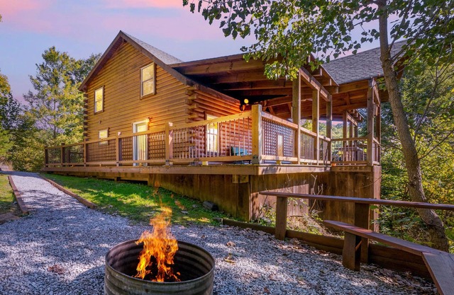 New in ground pool! 5 br pet-friendly lodge on 17 wooded acres.