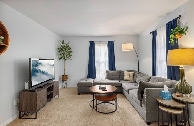 New! Introductory Rate! Modern 2-bedroom Retreat in MORA, great location!