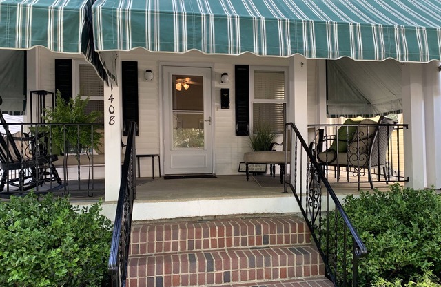 !NEW KITCHEN! Single Family Home 1 Block From Beach & Boardwalk! With Parking!