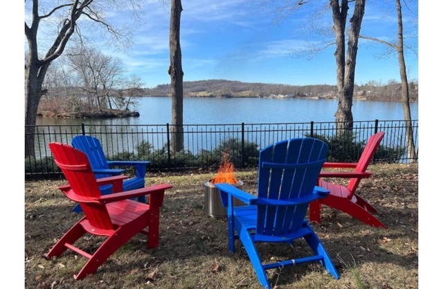 NEW! Lake Front Lodge, VT & RU close
