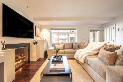 New Listing 1 BR Aspen Condo by Gondola