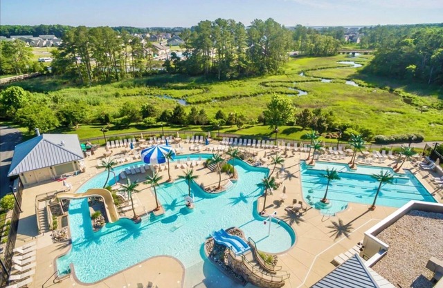 NEW LISTING! Bay Forest 5 Bedroom home w/beach shuttle & amenities!