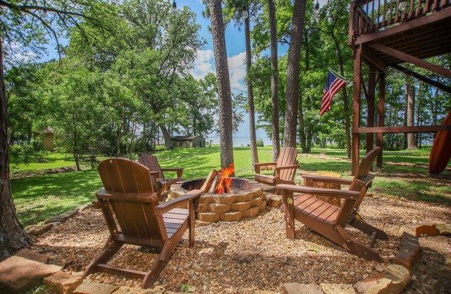 New Listing - Cape Royale Tree House w/Fire Pit – Direct Lake Access