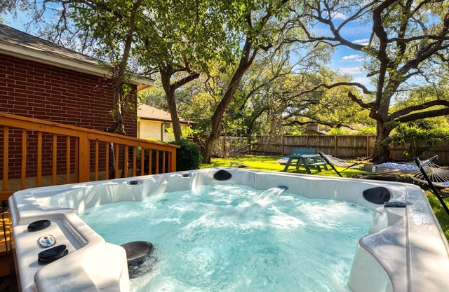 New Listing! Castle Hills Gem - Sleeps-14 - Game Room - Hot Tub - Best Location!