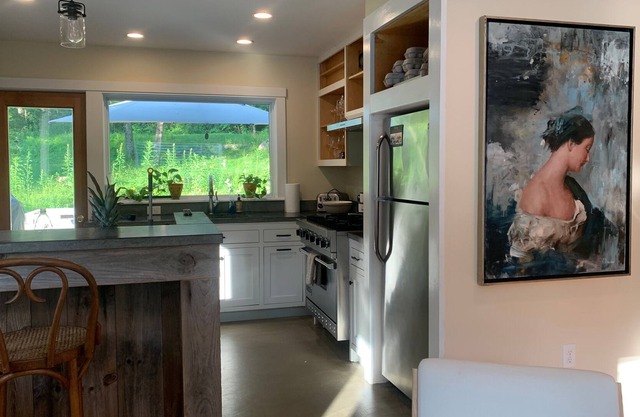 NEW LISTING: Cozy Berkshire Cottage 15 Min From Great Barrington