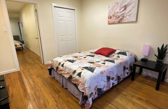NEW LISTING Cozy 1-bedroom apartment in welcoming New York with WiFi, AC,heating
