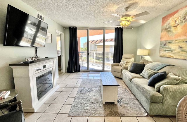 NEW LISTING: Cute Family Friendly Condo in a Fantastic Location! Buena Vista