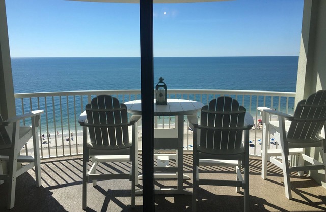 NEW LISTING! DIRECT BEACHFRONT * 1BR/2BA * ORANGE BEACH