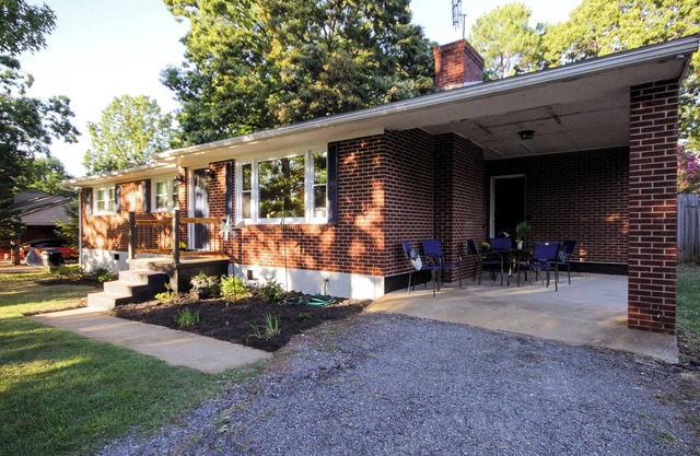 New Listing, Fresh 3-bedroom 2bath mid-term rental