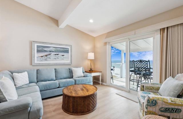 NEW LISTING! Gulfside Villa 2A- AMAZING beachfront view NO HASSLE CHECK OUT