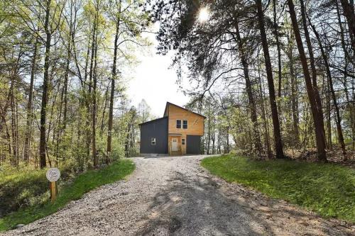 New listing- Hocking Hills Modern Cabin