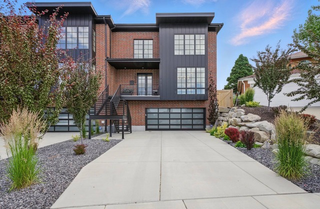 NEW LISTING! Luxury townhome, minutes from ski resorts, university and downtown.
