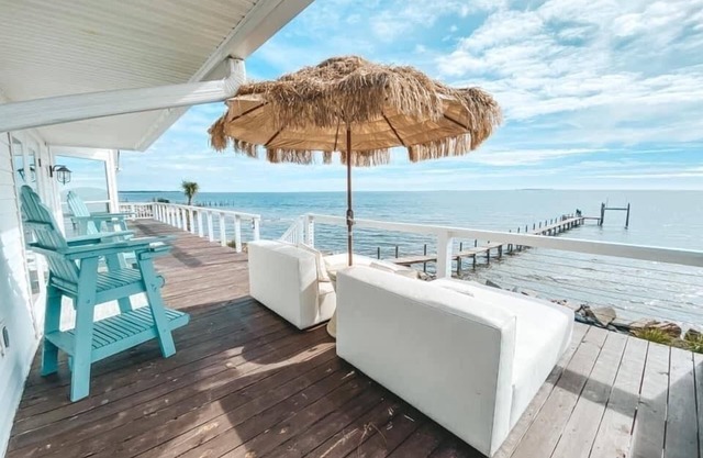 New Listing! Magdalay Bay 3BR/2BA house with a dock!