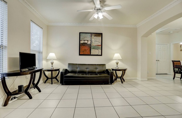 New Listing! Newly furnished condo, I-10 West/Beltway 8, 4 bedrm 2 bath, 77080