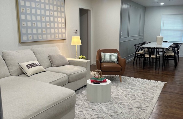 NEW LISTING! OU~Game Day Ready~Newly Renovated~1.5 miles to campus!