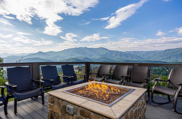 New Listing! Priceless Views, Indoor Pool Firepit Pool Table, Hot Tub, & More