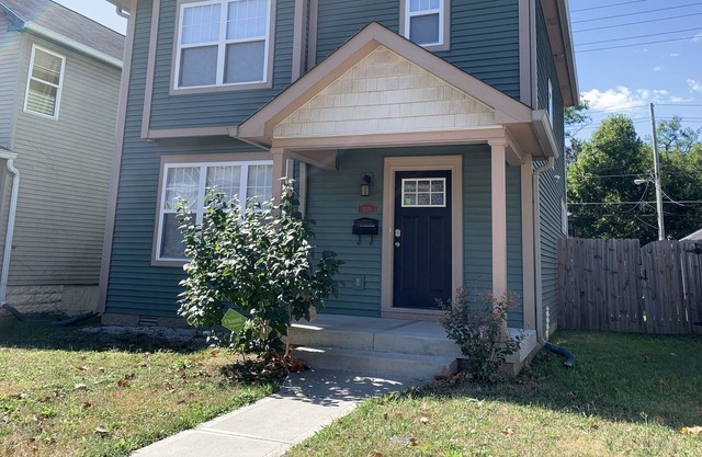 NEW LISTING, Sleeps 10! Newly Built, Super Clean, less than 10 min to Downtown!