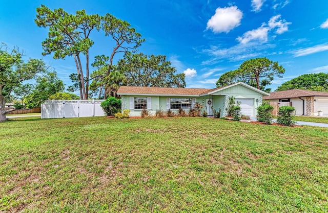 New Listing Tranquil two bed/two bath hideaway