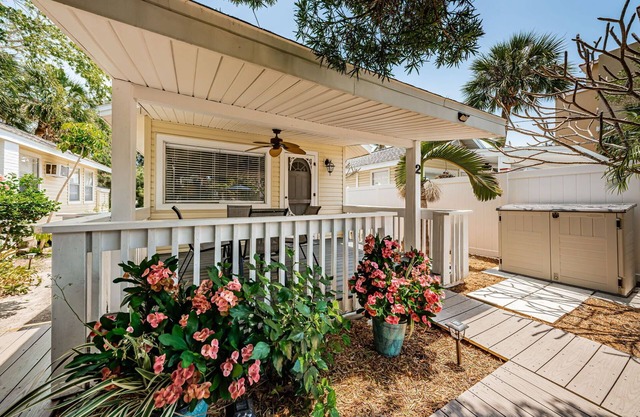 New Listing Tropical Sunset beach Cottage