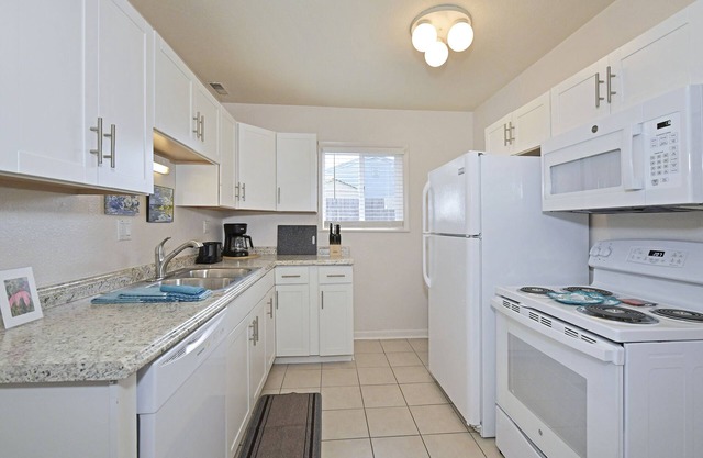 New Listing Updated, Comfortable Modern Mountain Living