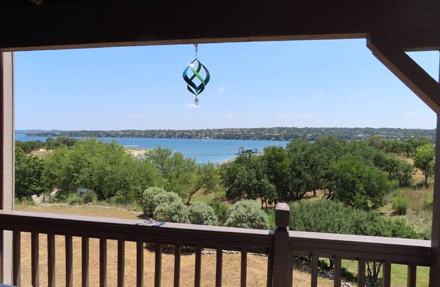 New Listing. Waterfront 4 B/R, 3 bath, Townhouse. Sleeps 9. Just renovated.