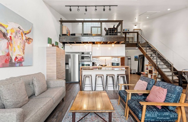 New! Lofted Hideaway on Main Street Frisco