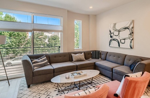NEW! Luxe Urban Townhome w/Rooftop Terrace