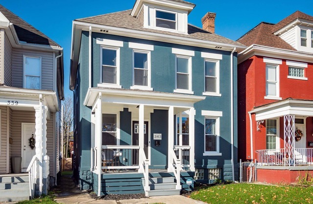 NEW - Luxurious Downtown Getaway