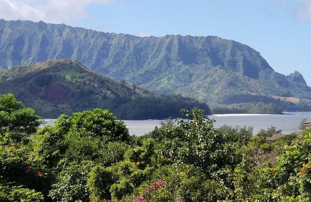 New Luxury 5BR Hanalei Bay, Lumahai, Bali Hai Pool View Estate