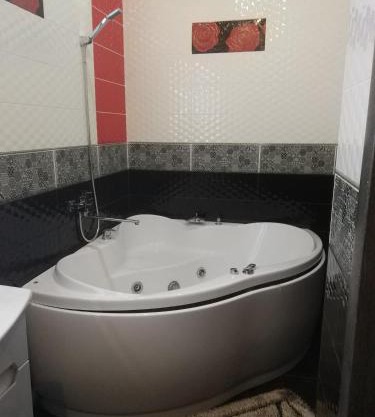 New LUXURY apartment 2021 with jacuzzi on Stalevarov 17