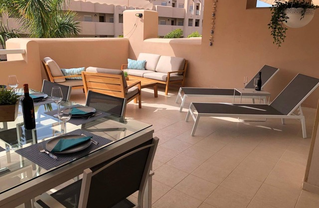 NEW ! Luxury apartment, 32 m2 terrace in the sun, pool view