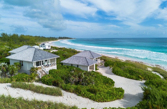 New Luxury Beachfront Bungalows w/Heated Pool, Pink-Sand Beach