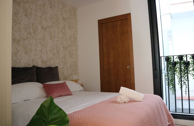 NEW LUXURY FLAT! HISTORY CENTER 1 BEDROOM (4 PAX)