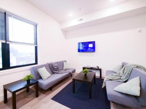 New Modern 2BR Apartment - minutes to NYC