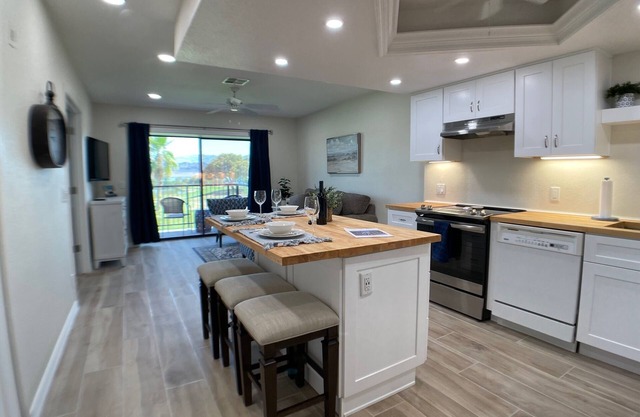 NEW! Modern Condo in Queens Bay with Amazing Views.
