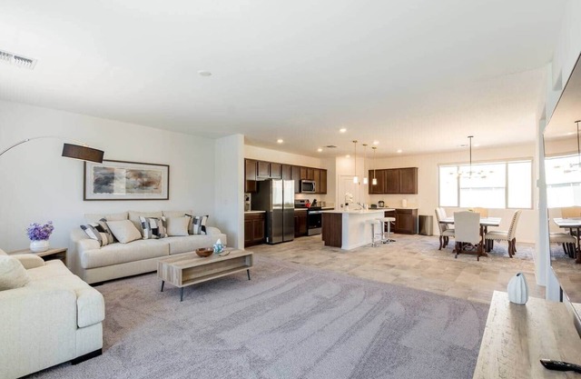 New Modern LUX Home 5BR Sofa Bed