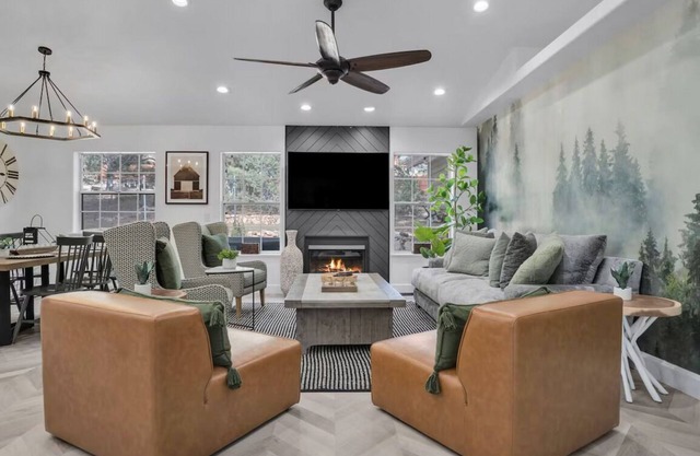 NEW! Modern Mountain 4BR with hot tub, AC, Game Room and EV & Tesla Charger