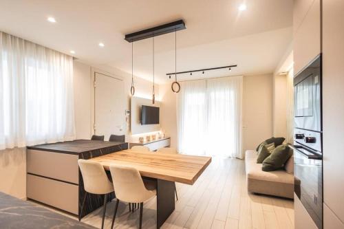New Modern Seaside House with Garage