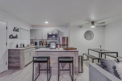 NEW Montrose Gem! Central to Museum District & Downtown Houston