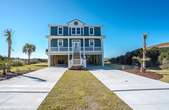 NEW! Oceanfront w/Direct Access to Beach & View of Pier. The Seventh Wave