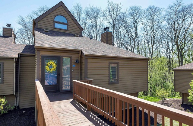New Owners- 3 BR 3 BA Getaway - Galena Territory & Owners' Club Privileges