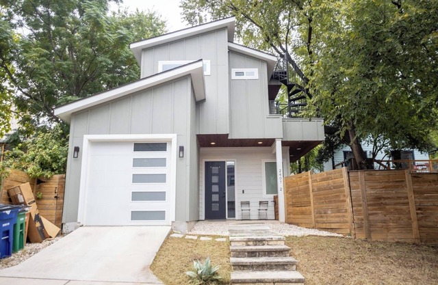 *NEW: Pet-Friendly E Austin 2BR | Sauna, Gym, W/D